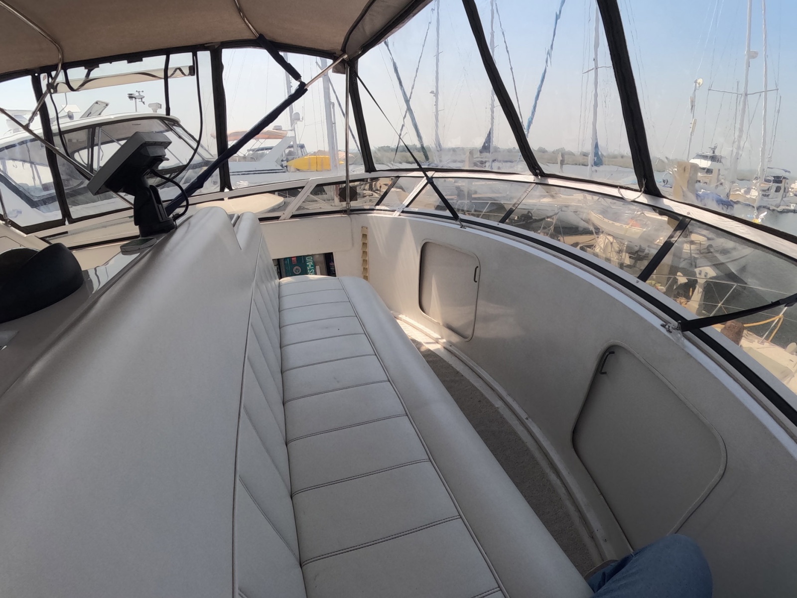 2000 Carver 406 Motor Yacht