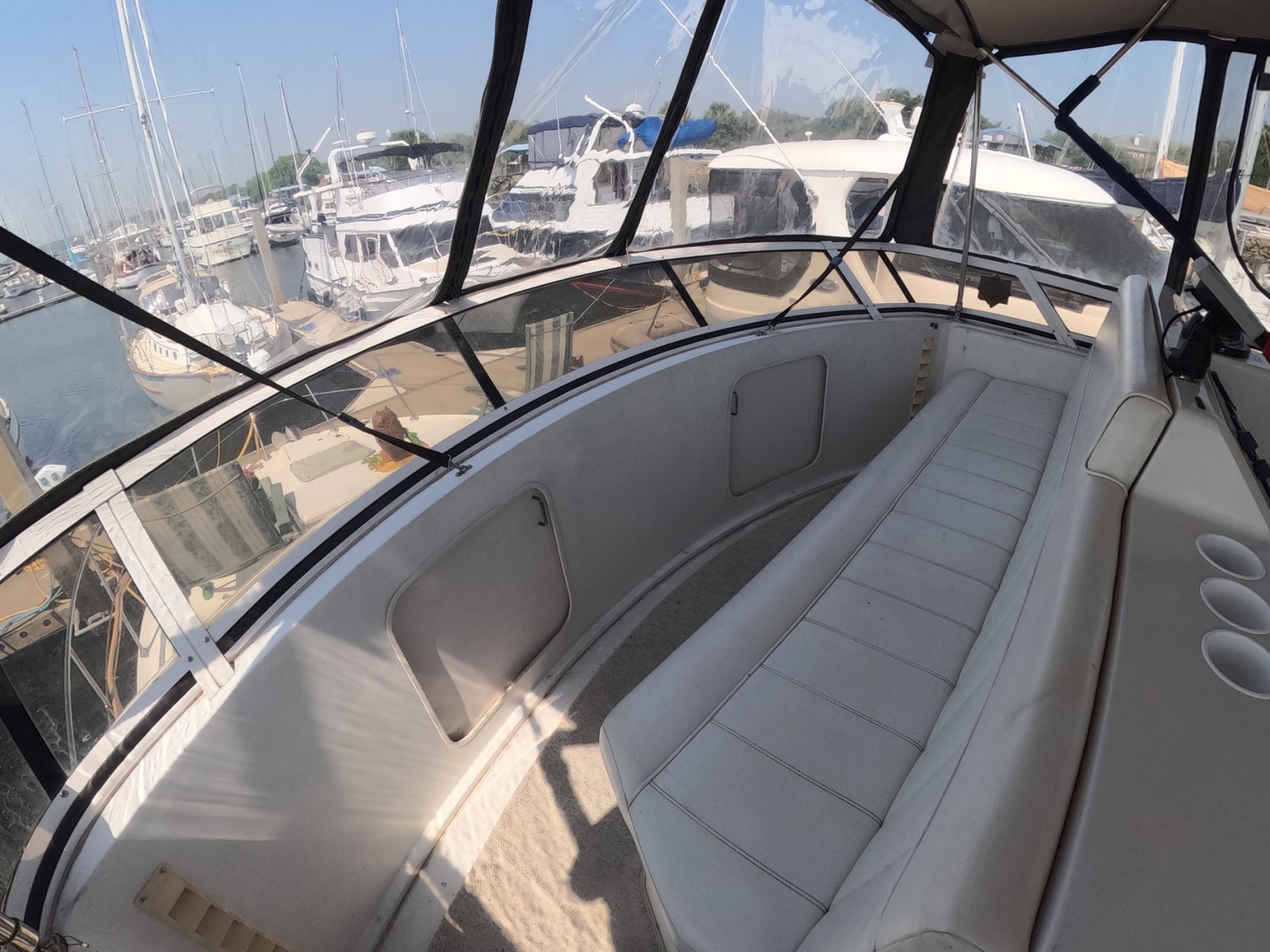 2000 Carver 406 Motor Yacht