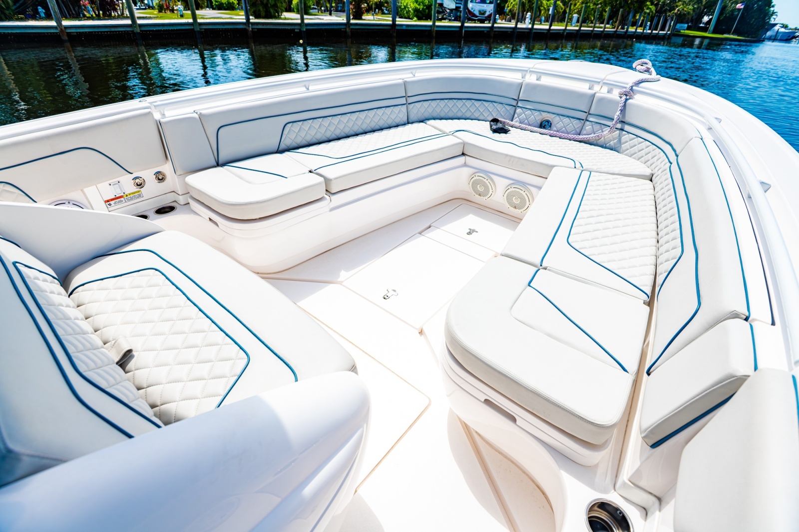 2018 Intrepid 327