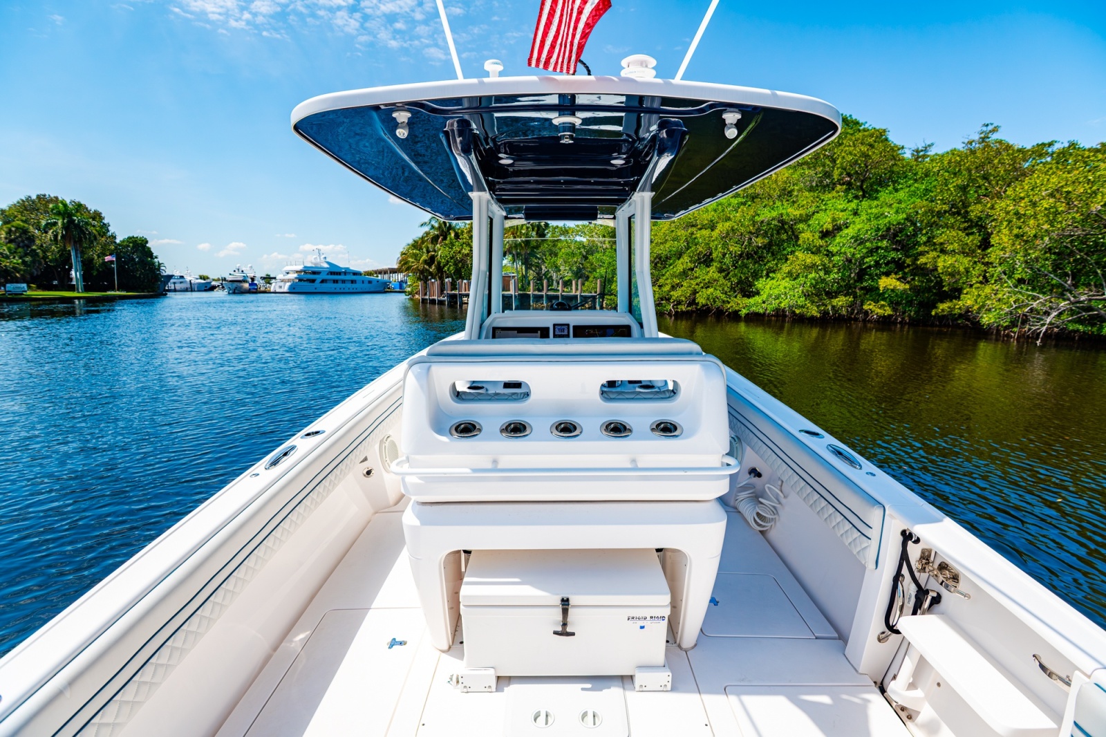 2018 Intrepid 327