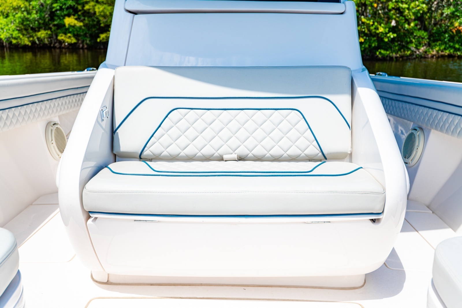 2018 Intrepid 327