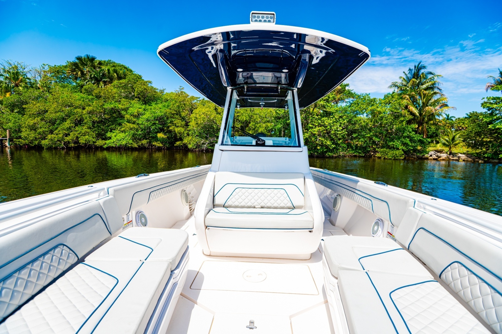 2018 Intrepid 327