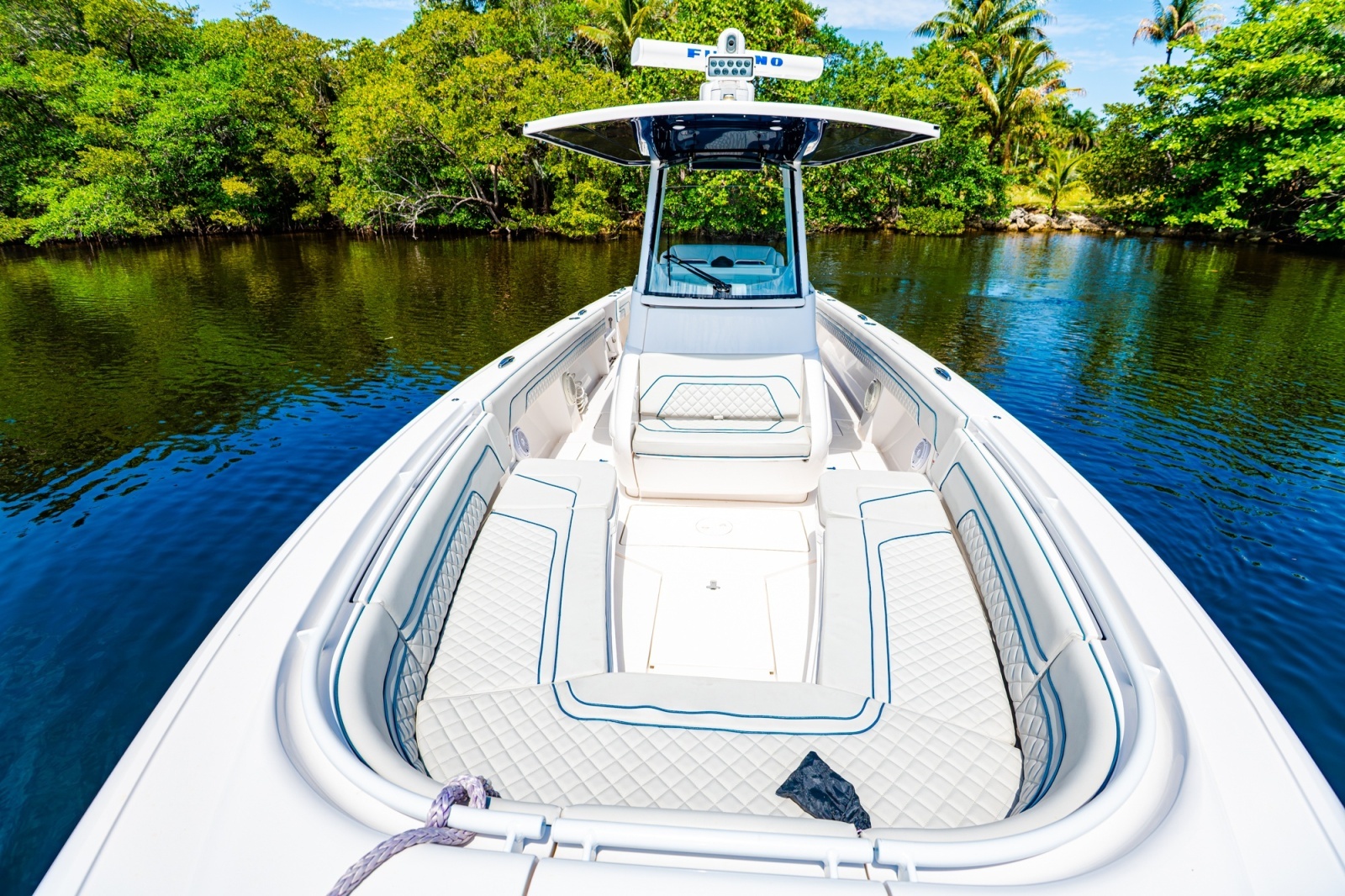 2018 Intrepid 327
