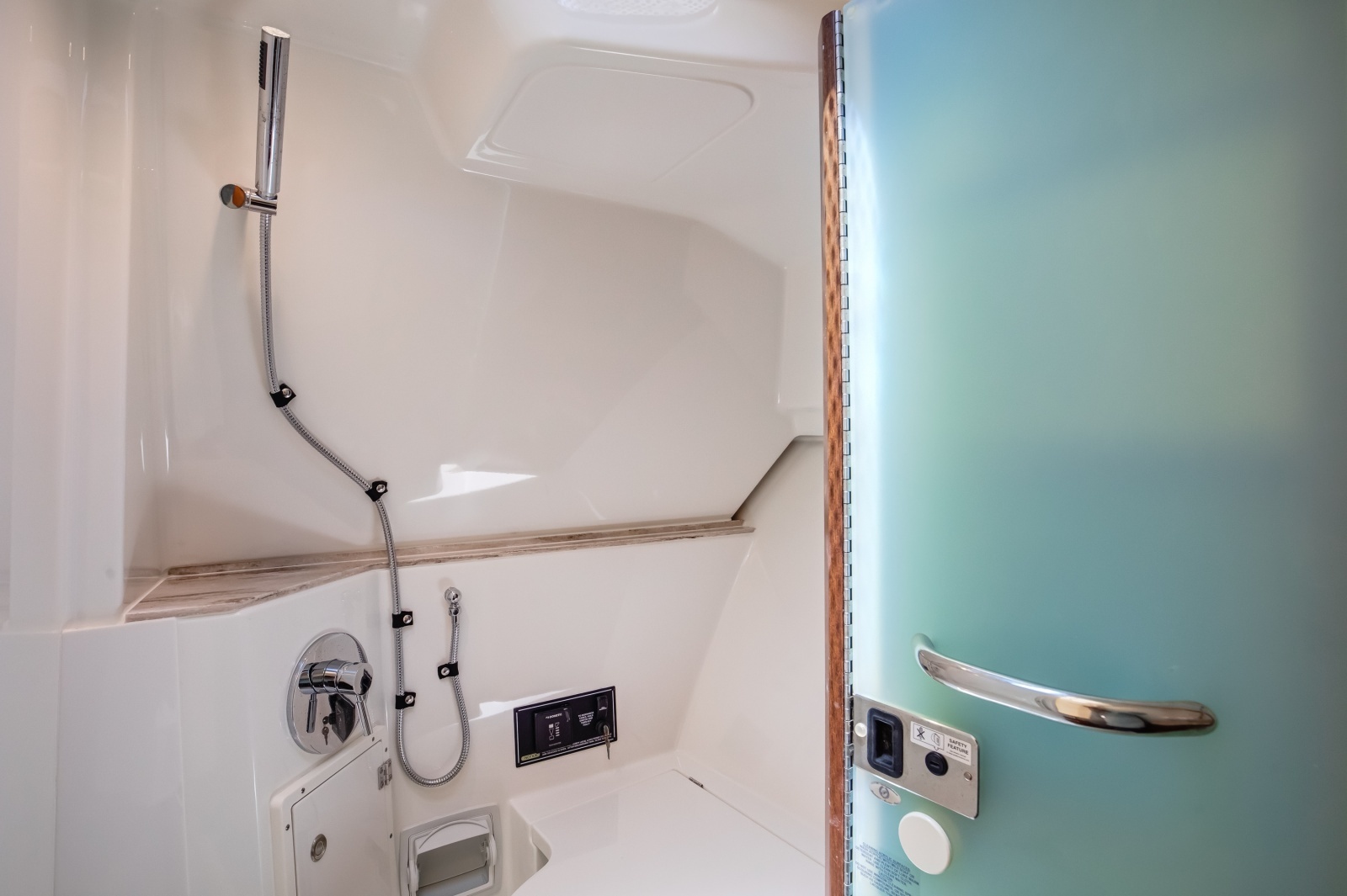 Pursuit 37 - Irish Ayes - Cabin, Head