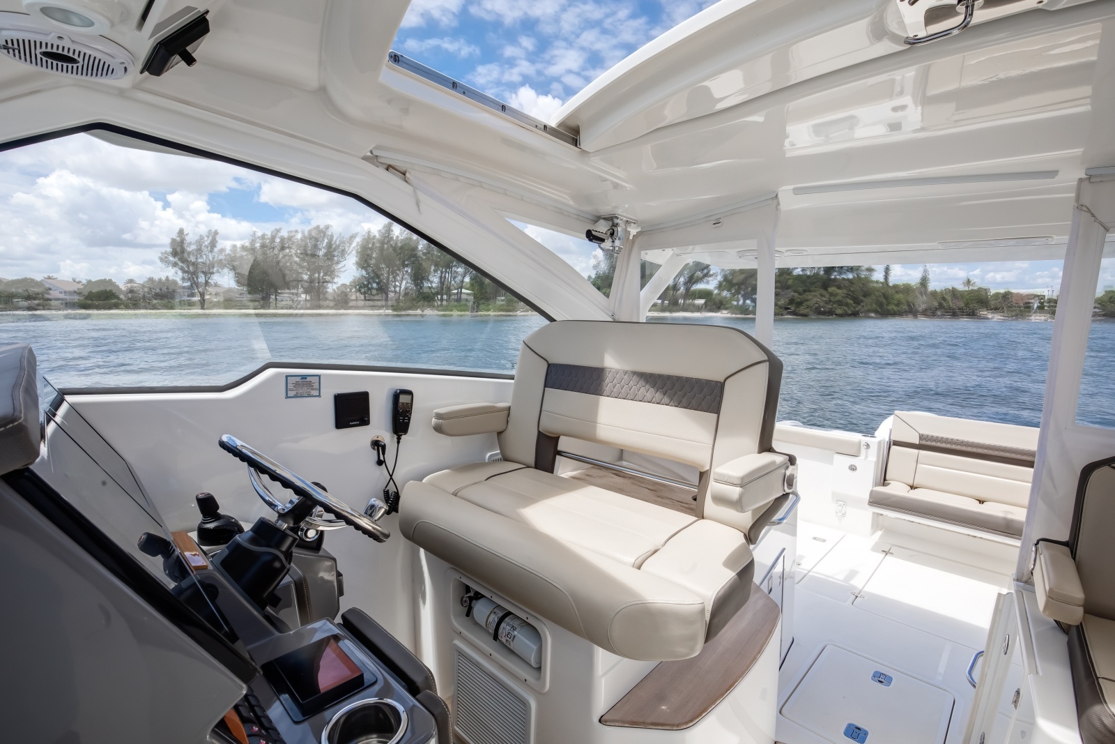 Pursuit 37 - Irish Ayes - Helm Deck, Helm Chair