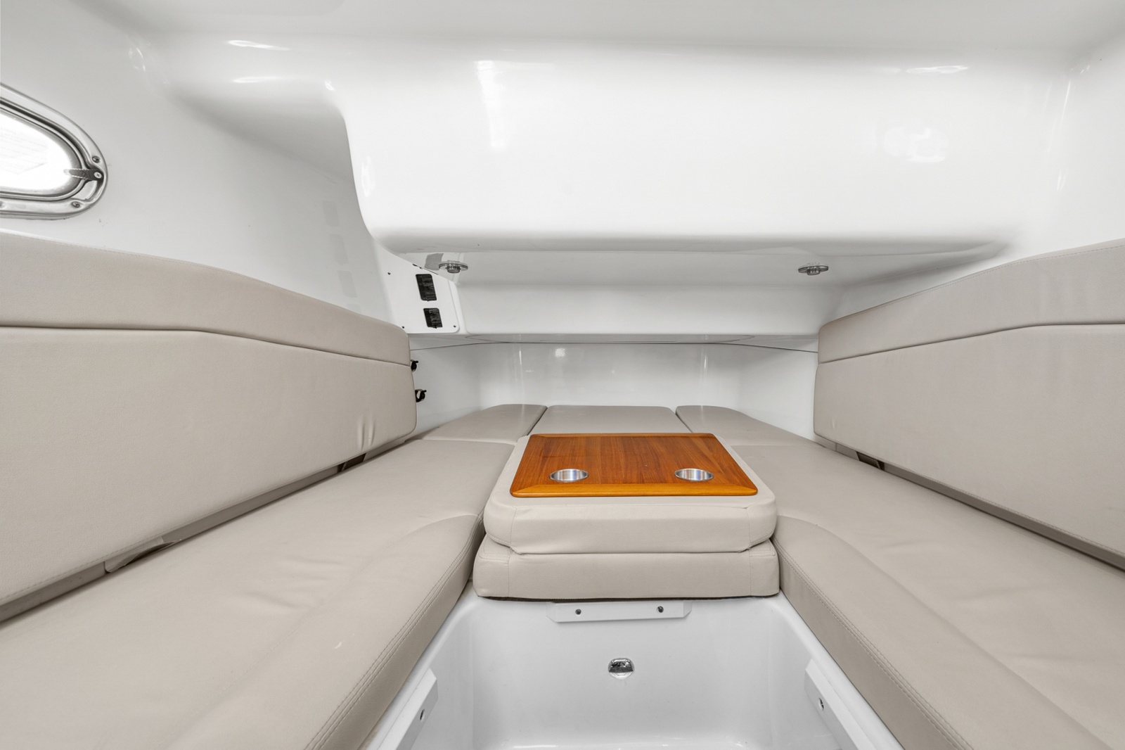 2018 Boston Whaler 380 Outrage