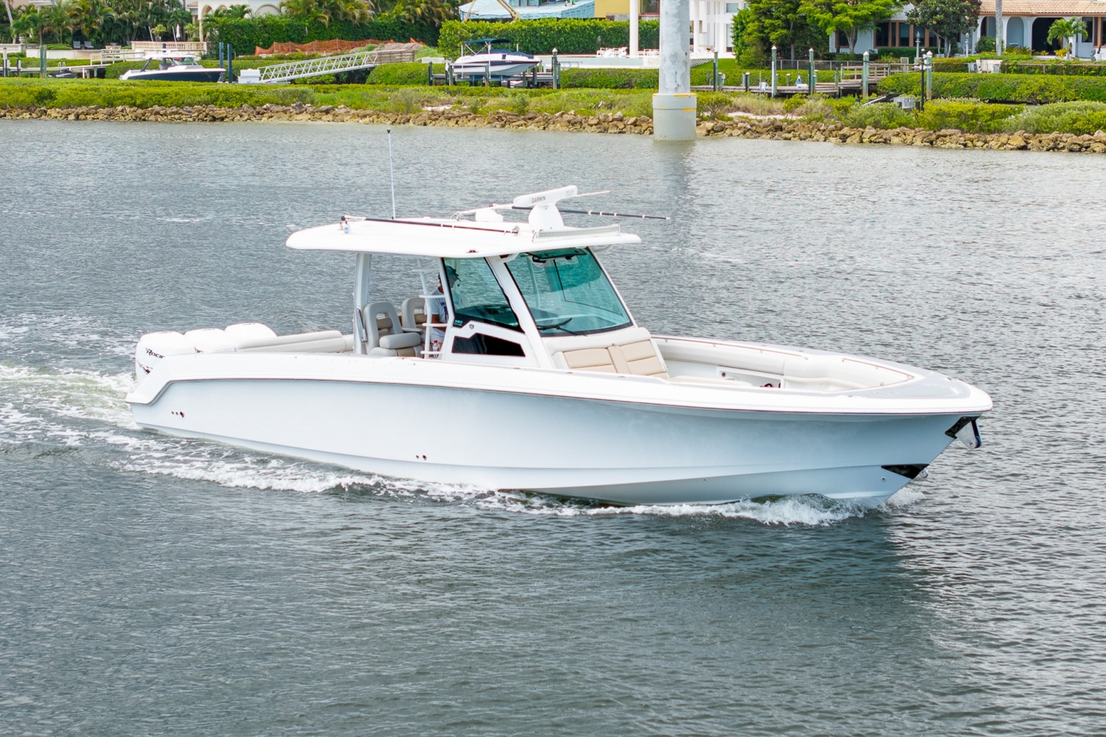 2018 Boston Whaler 380 Outrage