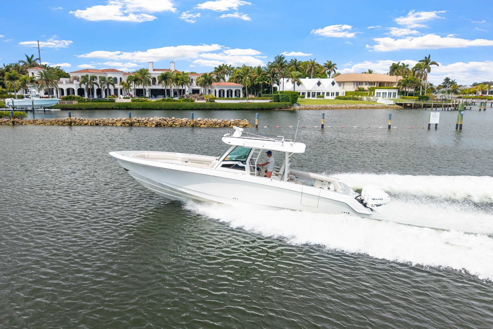 2018 Boston Whaler 380 Outrage