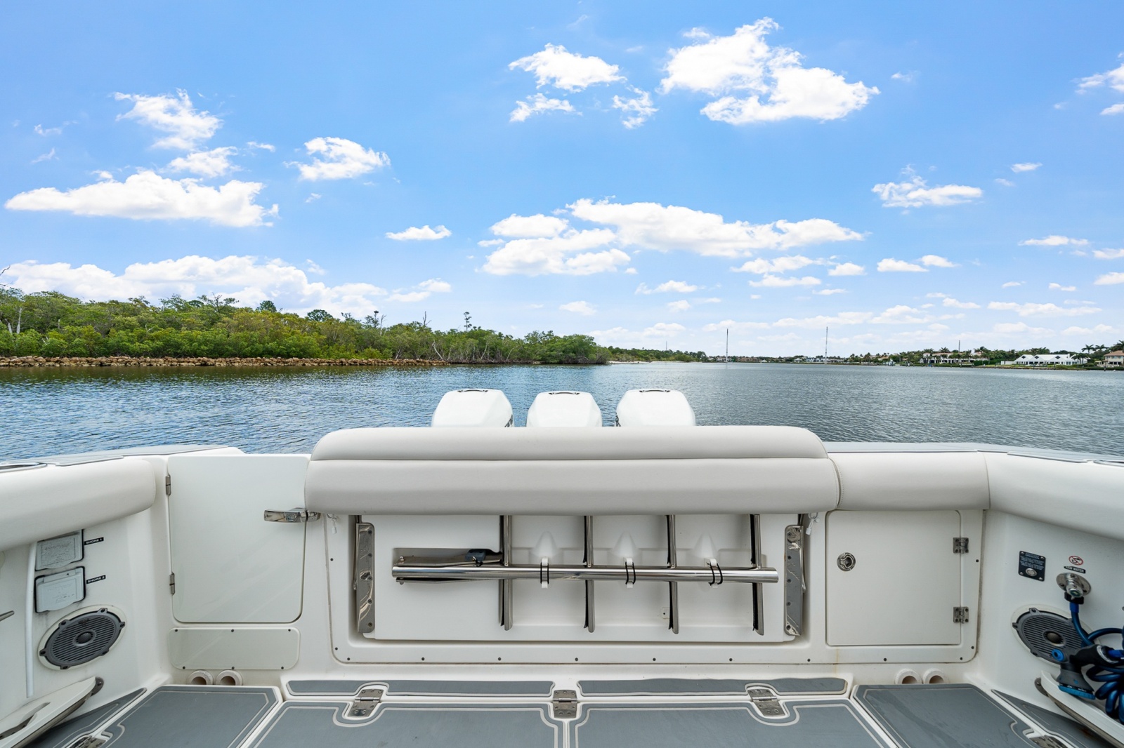 2018 Boston Whaler 380 Outrage