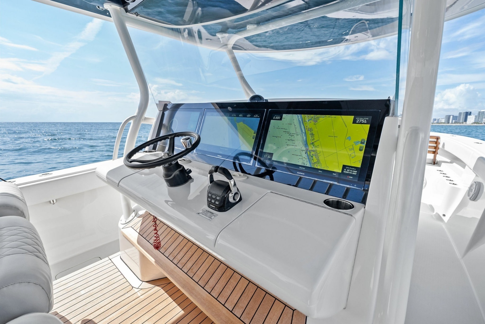 2020 Jupiter 43 SF MENACE Helm