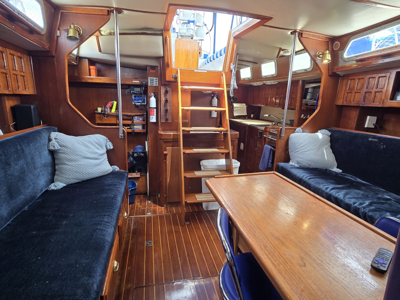 1985 Endeavour 42 CC