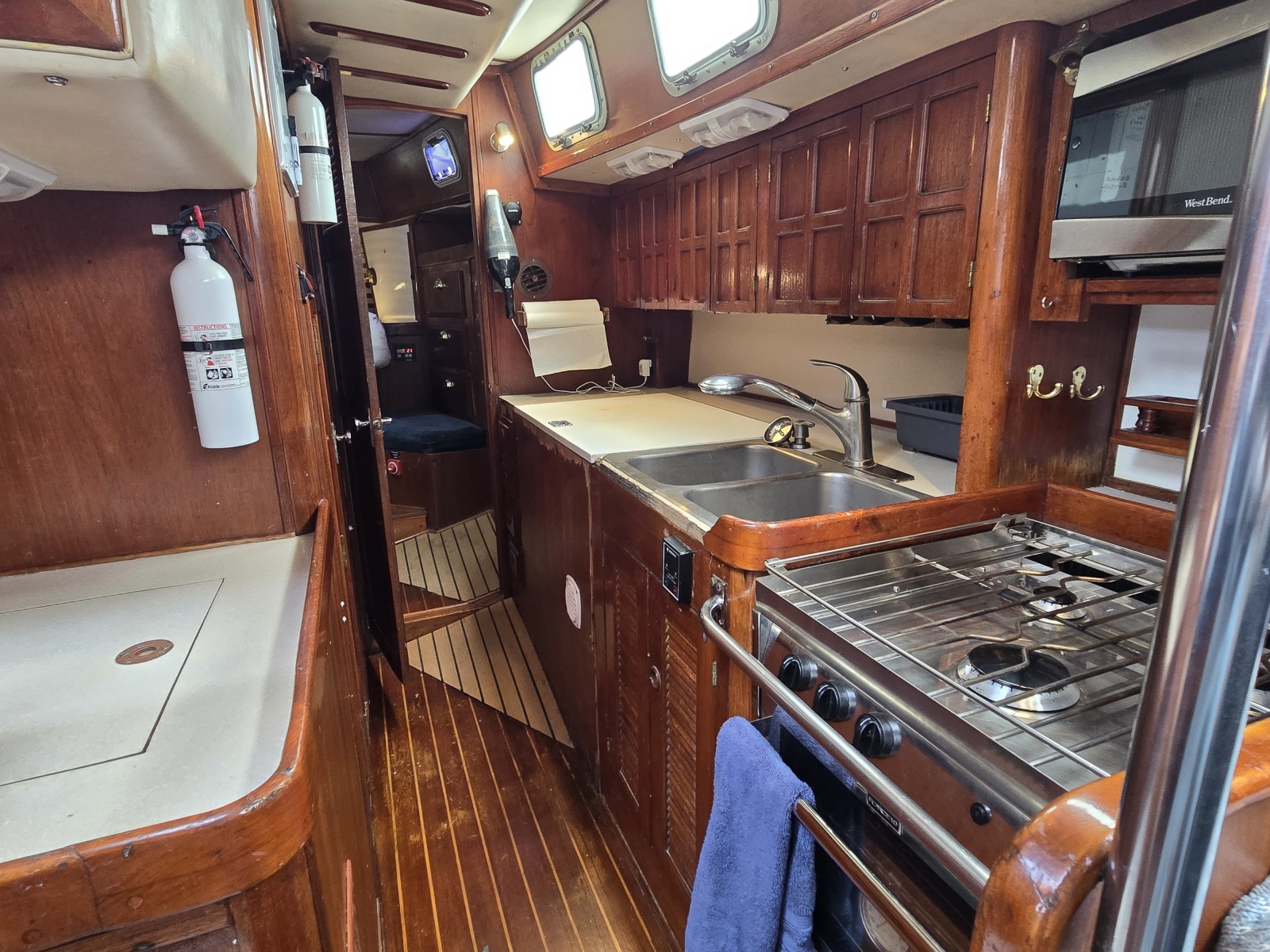 1985 Endeavour 42 CC