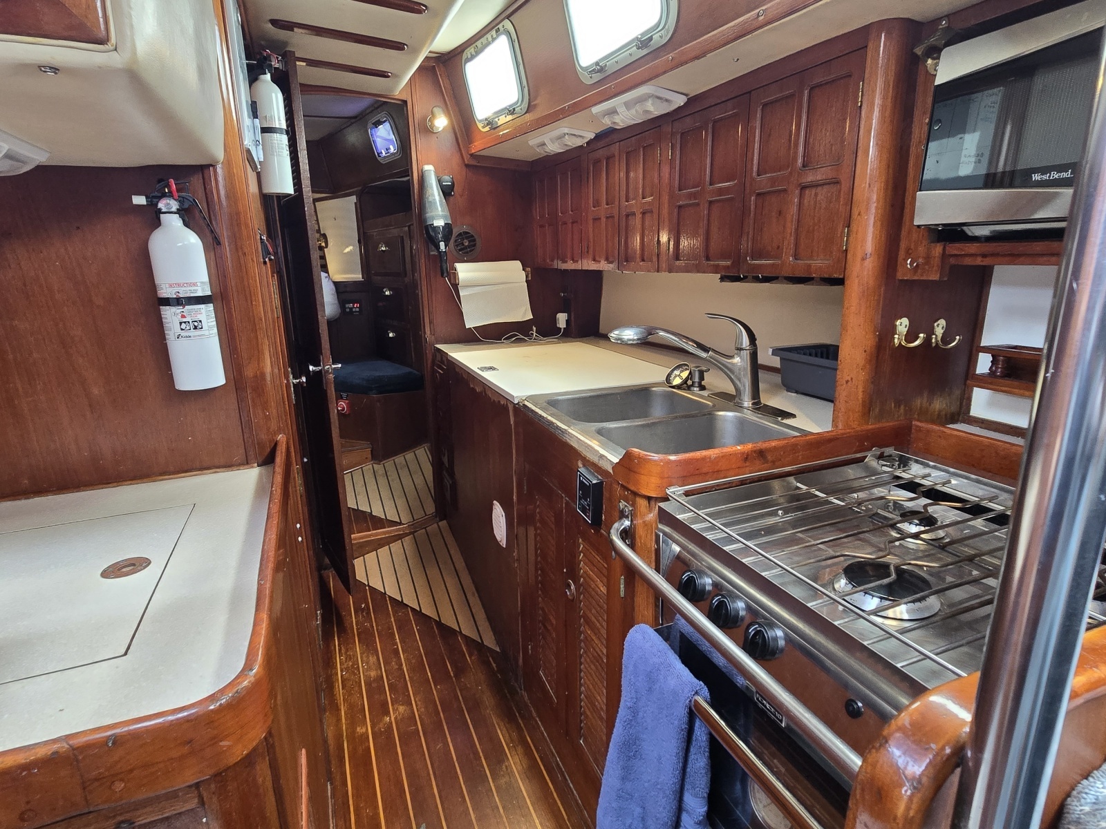 1985 Endeavour 42 CC