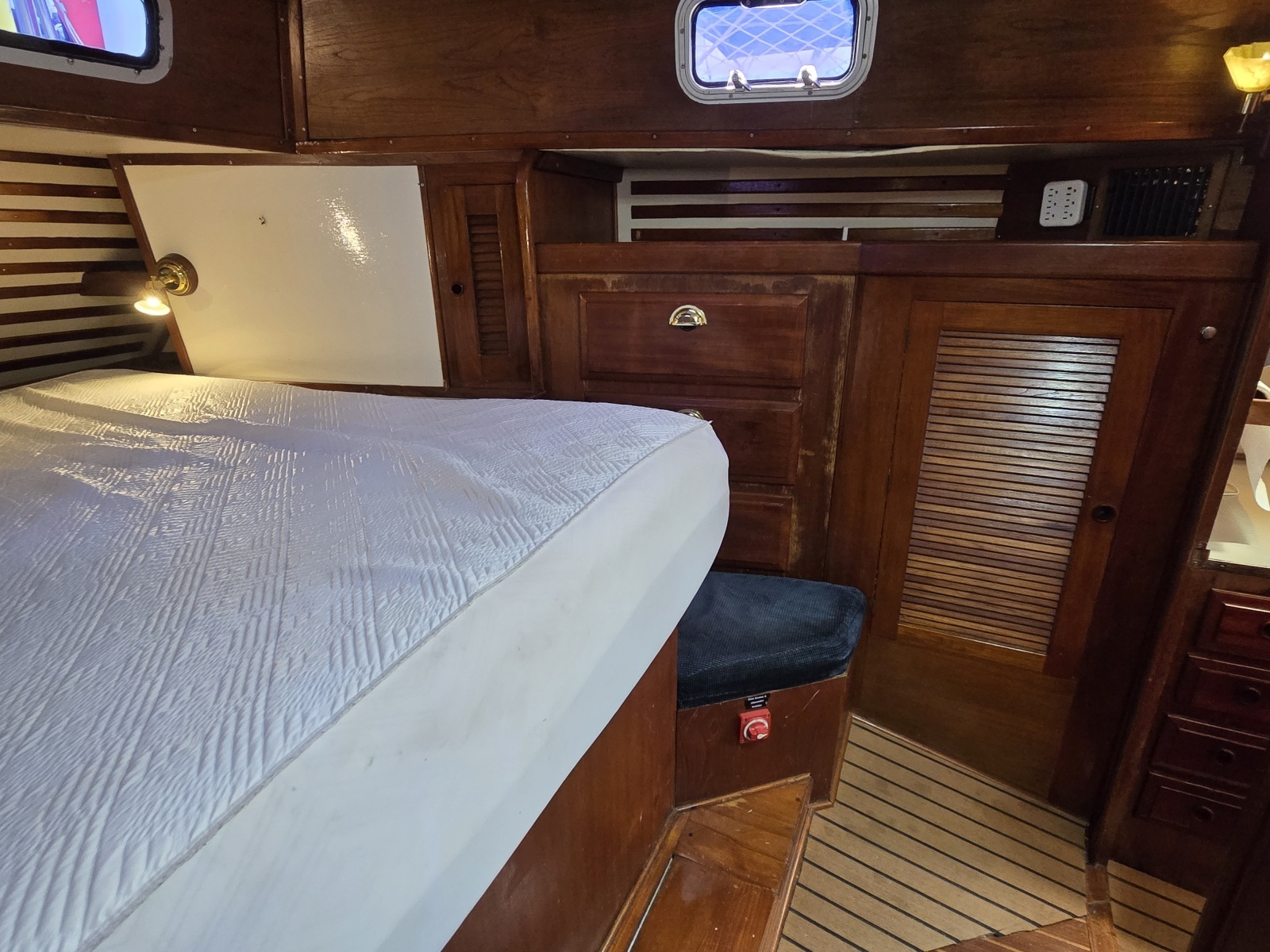 1985 Endeavour 42 CC