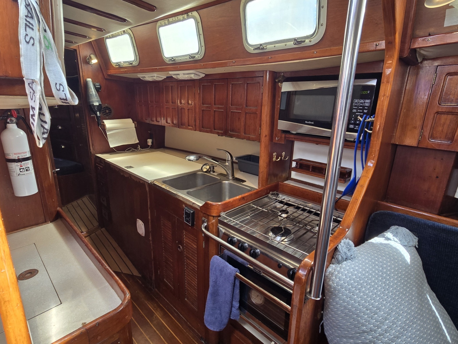 1985 Endeavour 42 CC