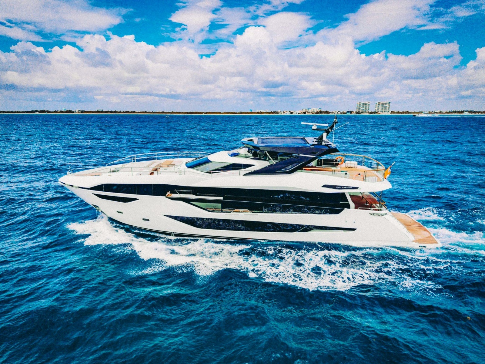 PURA VIDA 100ft Sunseeker Yacht For Sale