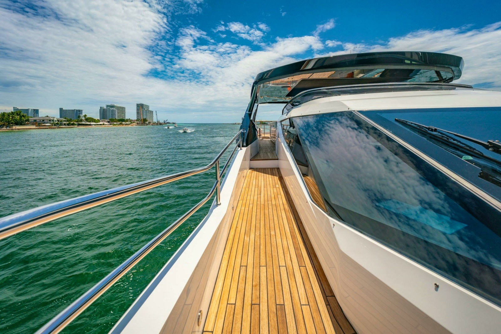 PURA VIDA 100ft Sunseeker Yacht For Sale
