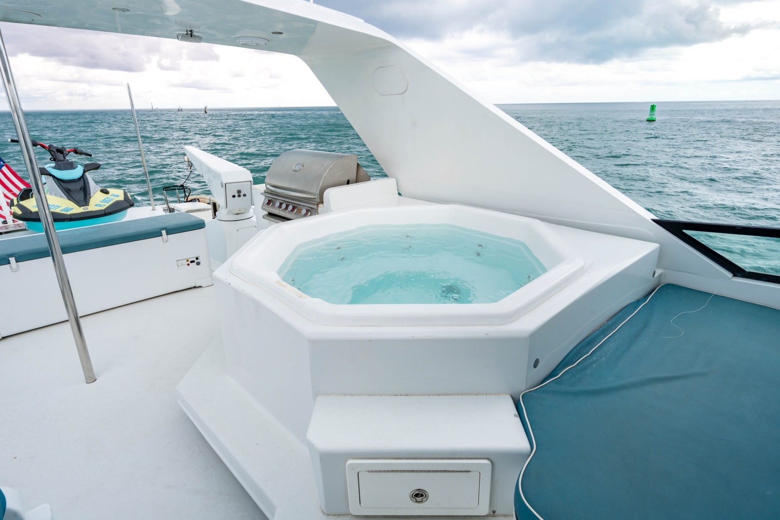 2006 Broward Raised Pilothouse