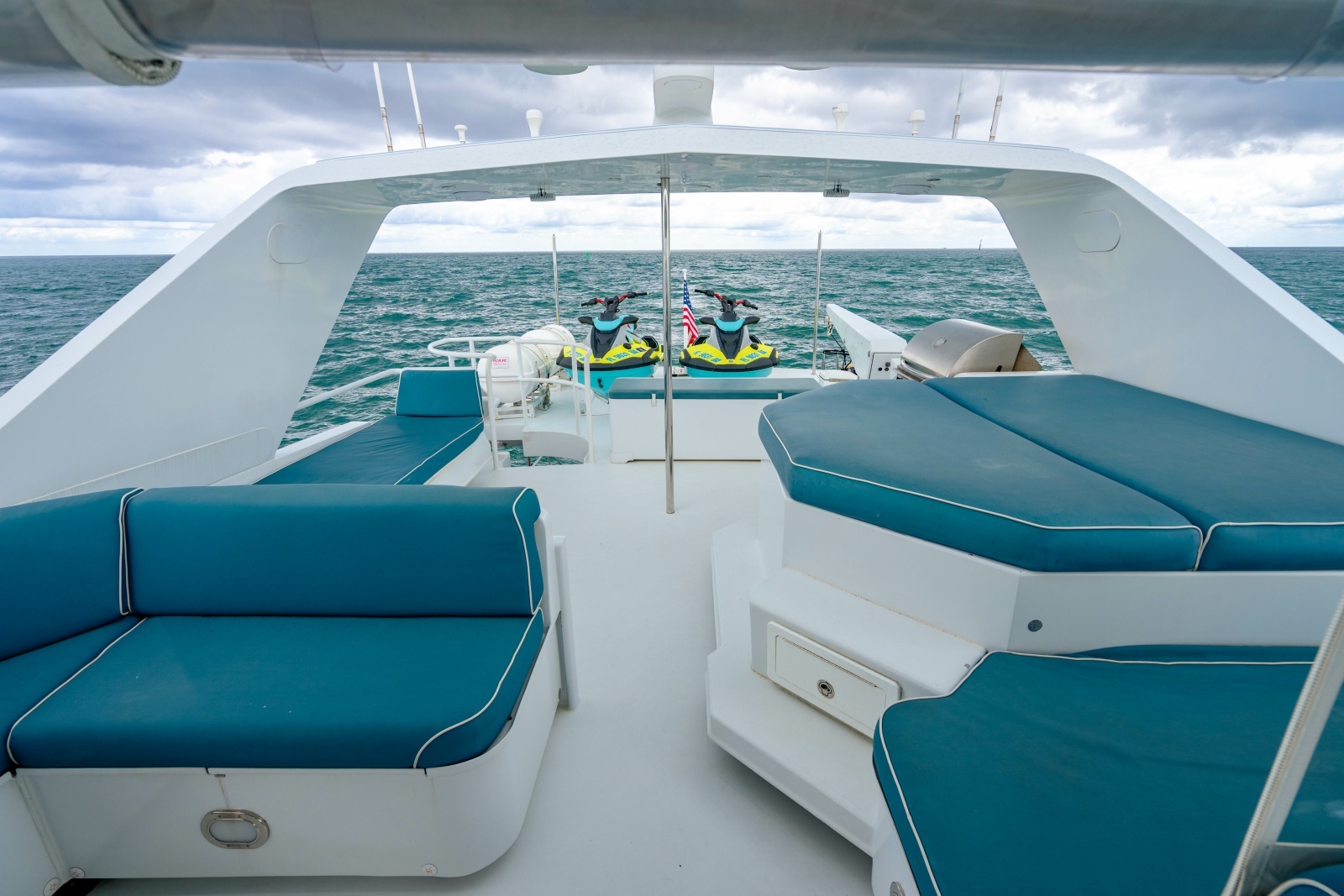 2006 Broward Raised Pilothouse