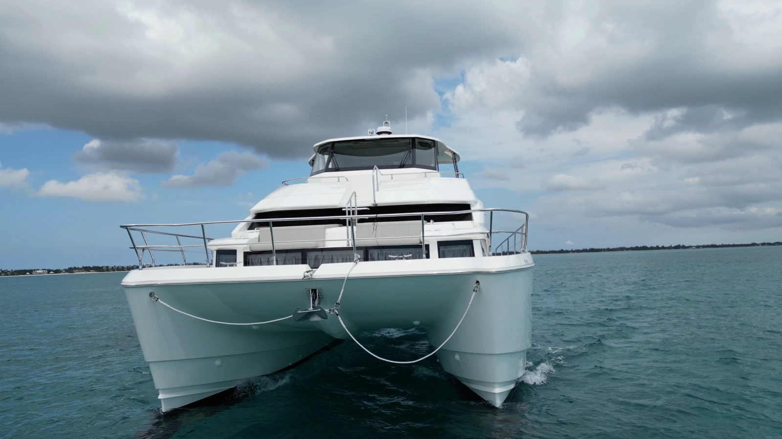 2025 Aquila 54 YACHT