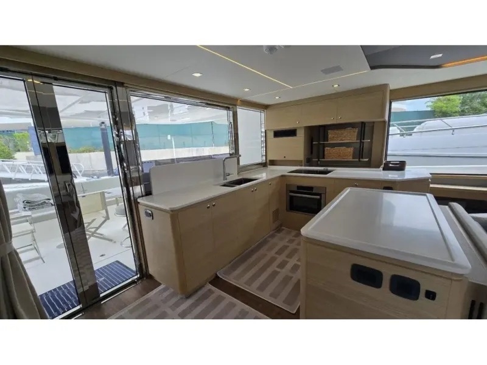 2025 Aquila 54 YACHT