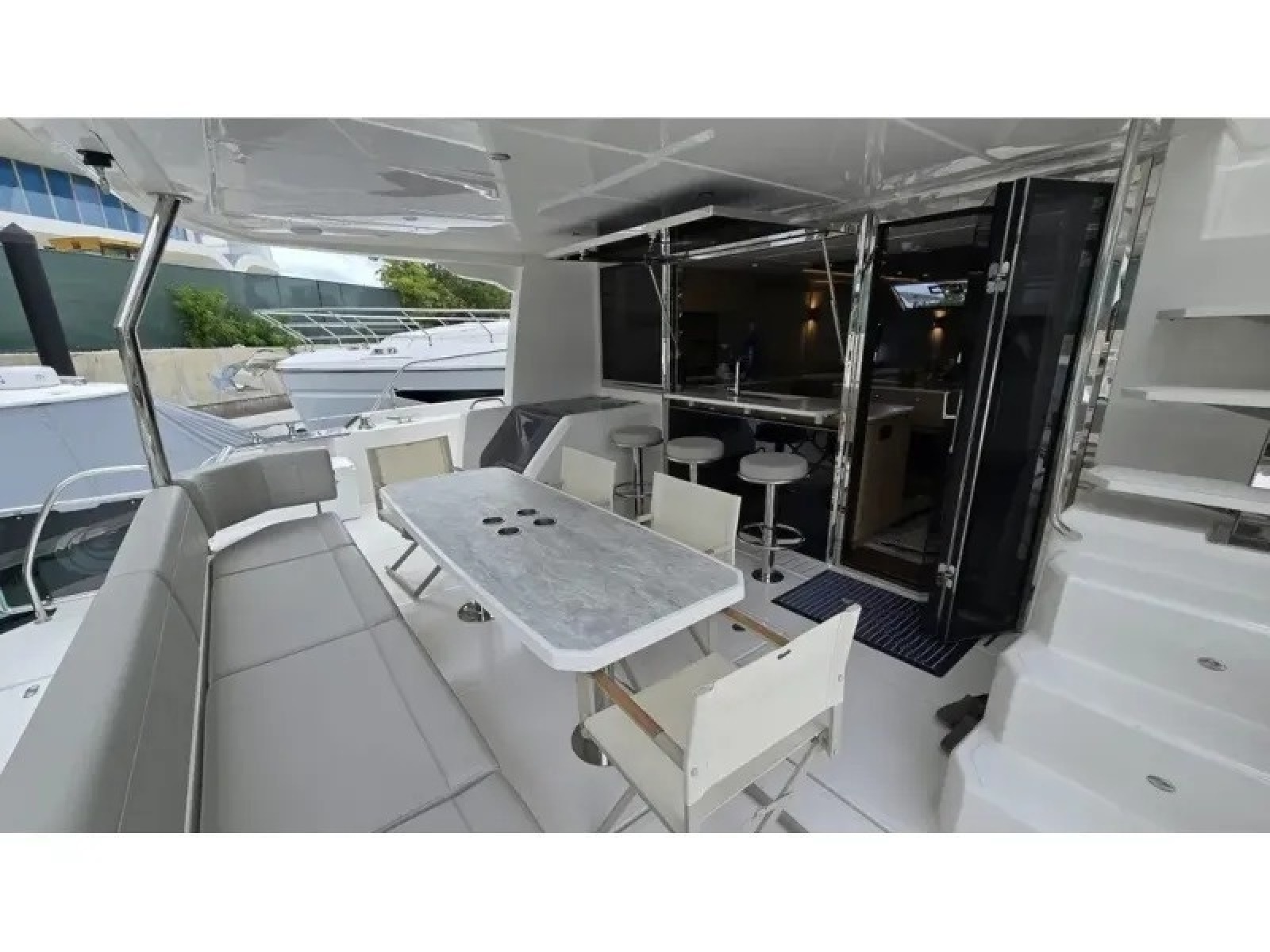 2025 Aquila 54 YACHT