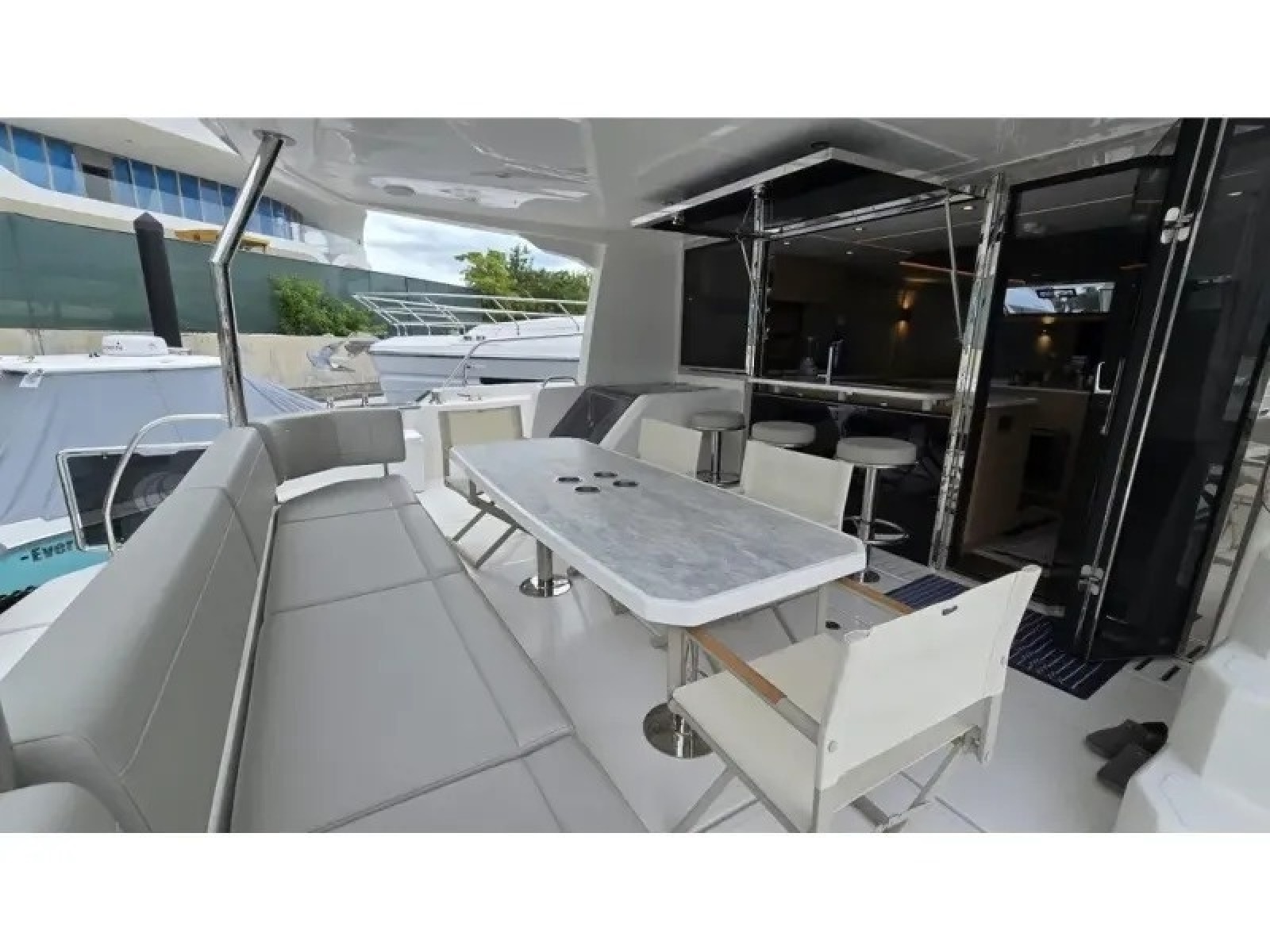 2025 Aquila 54 YACHT