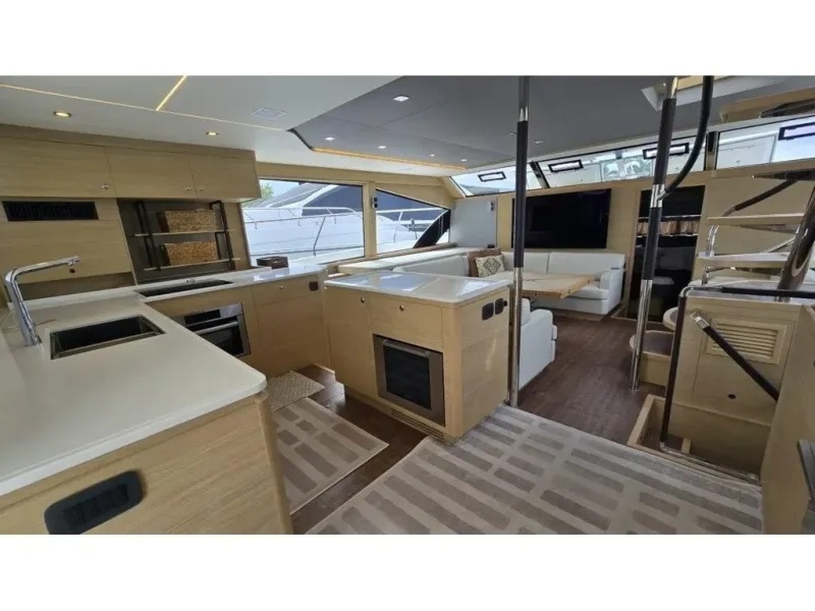 2025 Aquila 54 YACHT