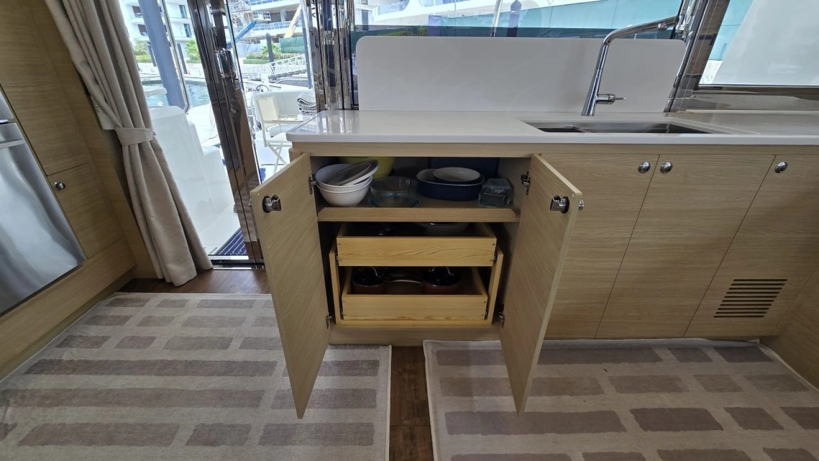 2025 Aquila 54 YACHT