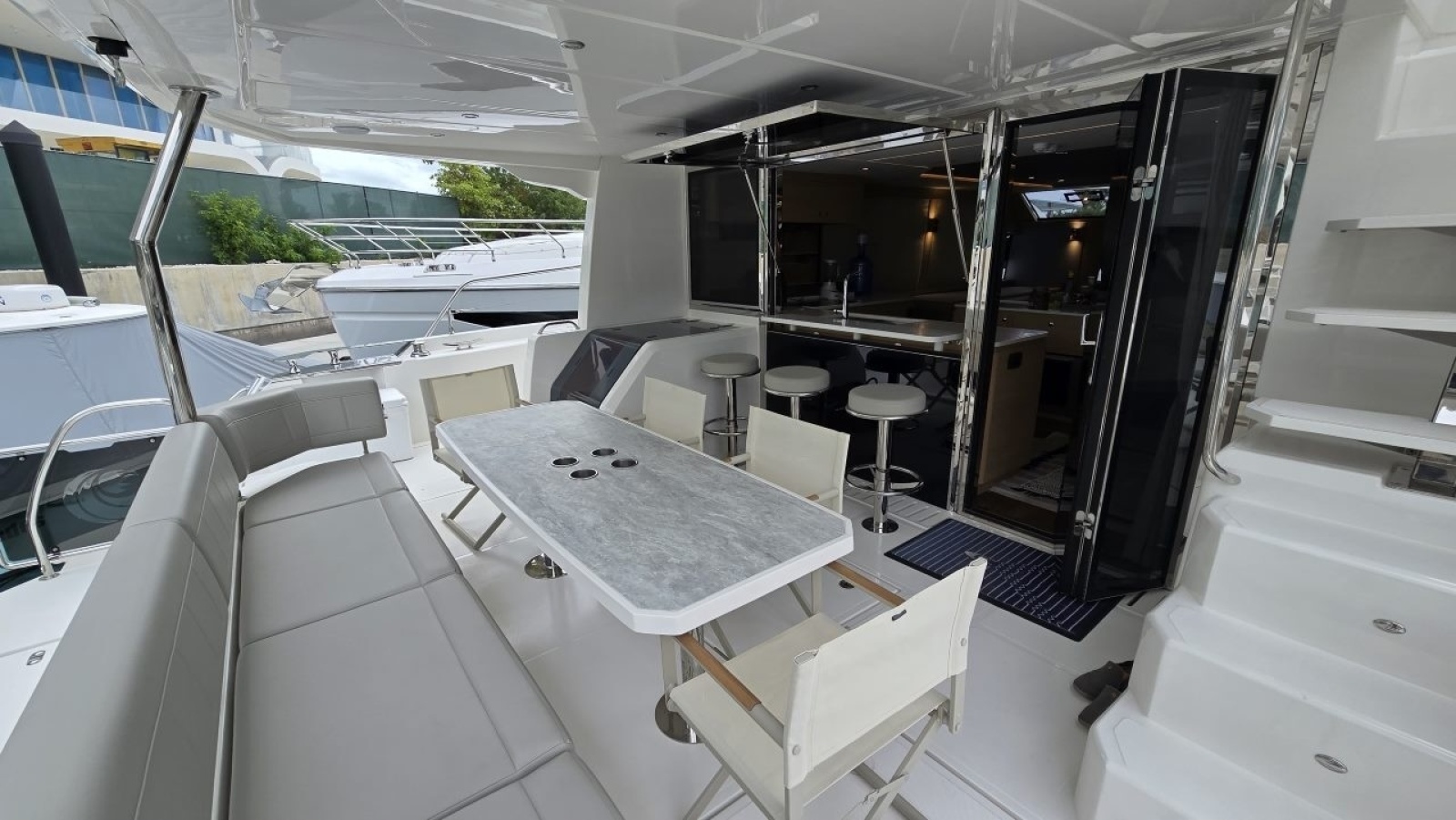 2025 Aquila 54 YACHT