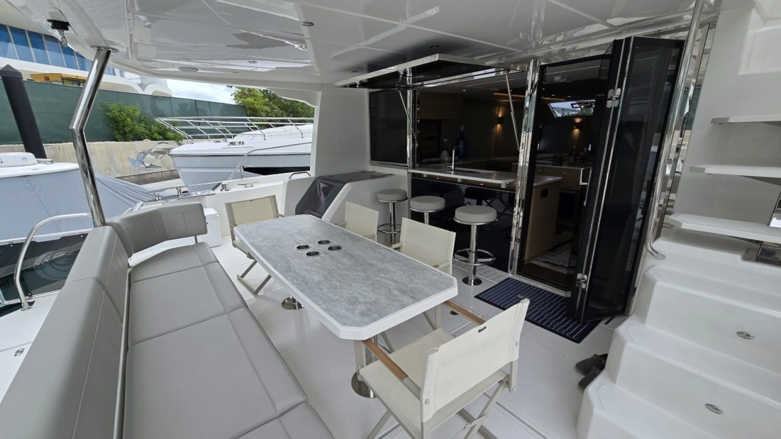 2025 Aquila 54 YACHT