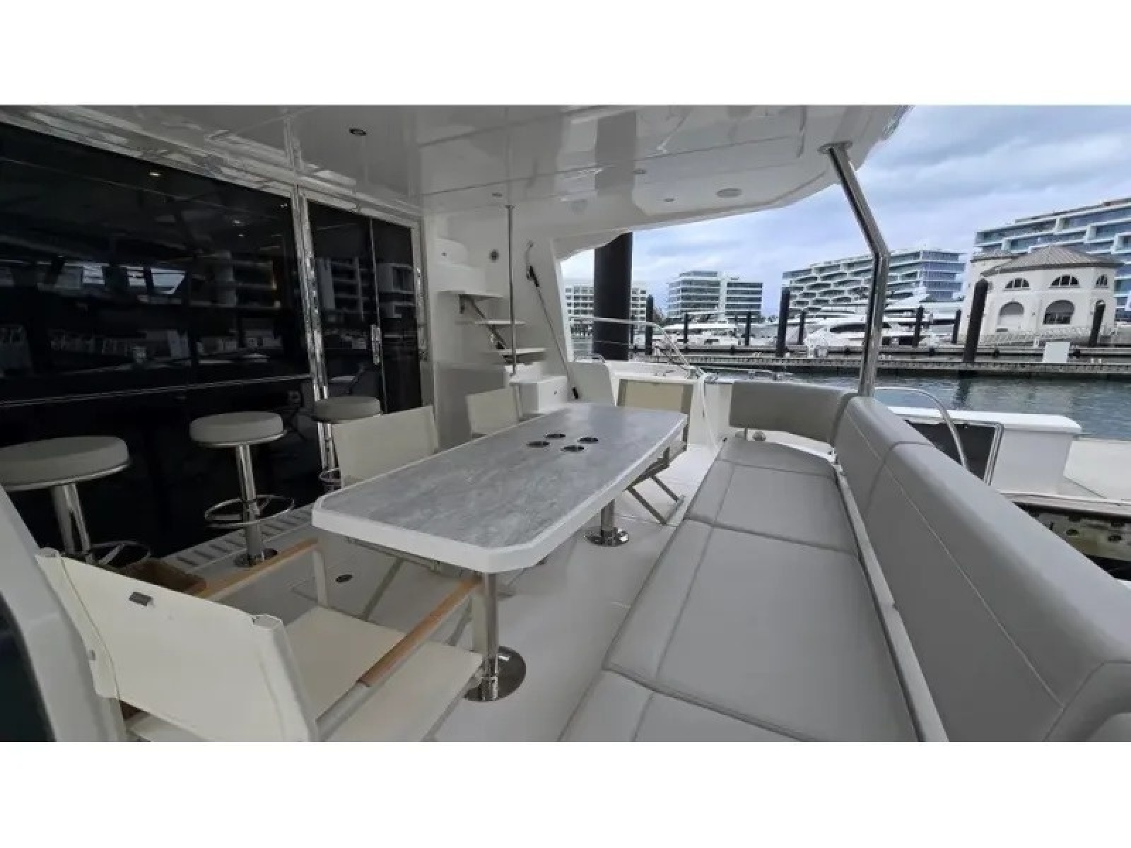2025 Aquila 54 YACHT