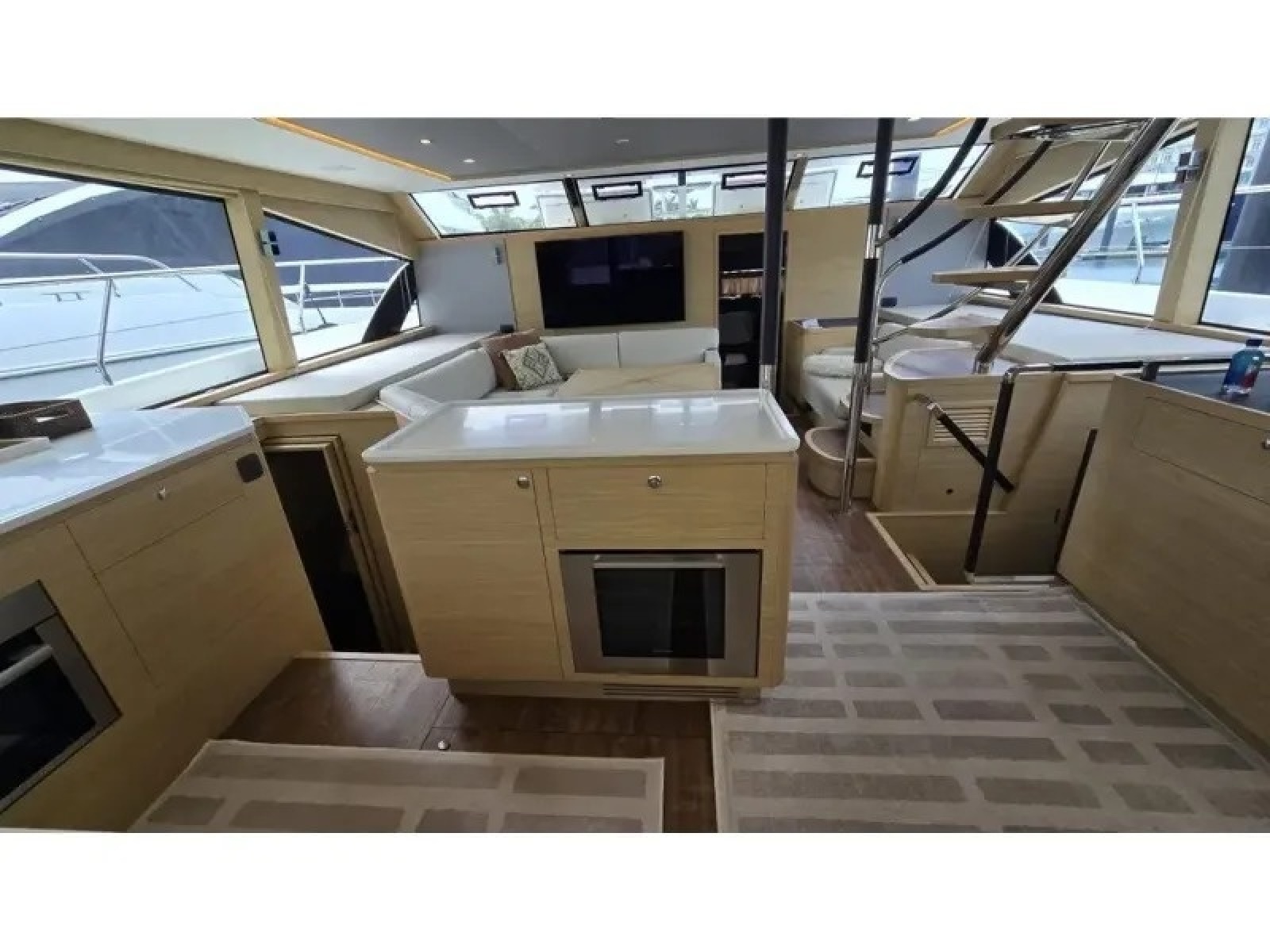 2025 Aquila 54 YACHT