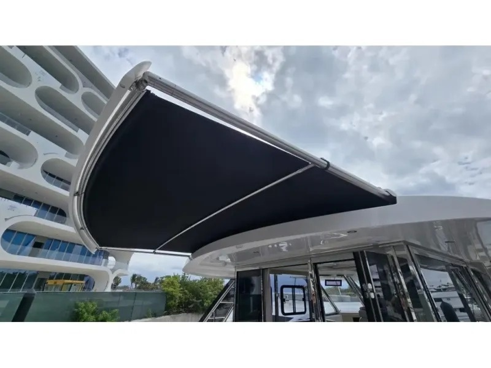2025 Aquila 54 YACHT