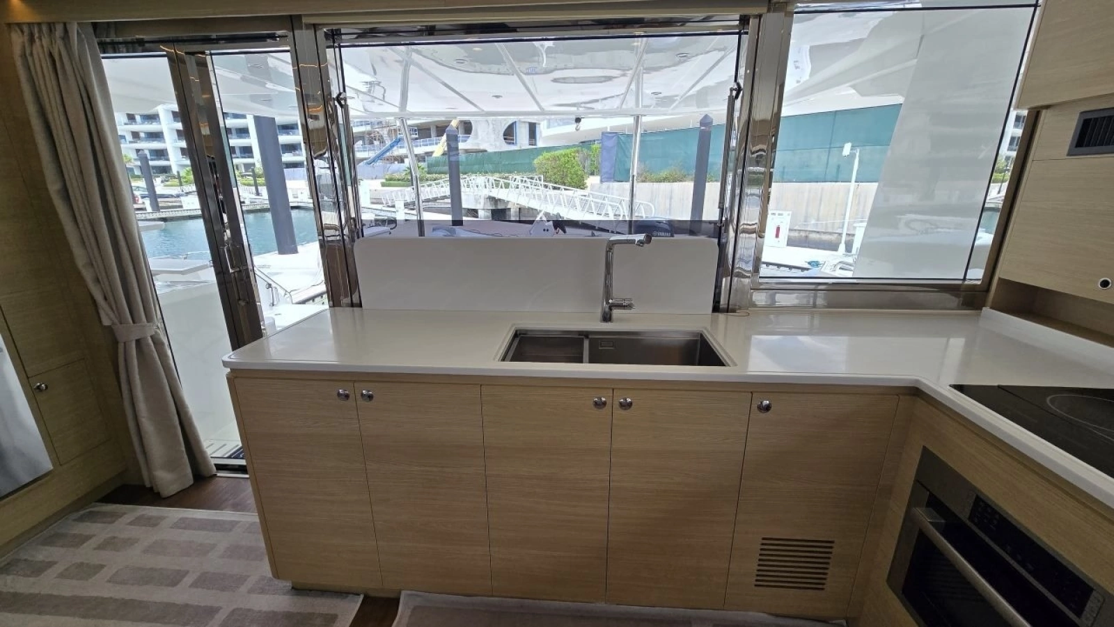 2025 Aquila 54 YACHT