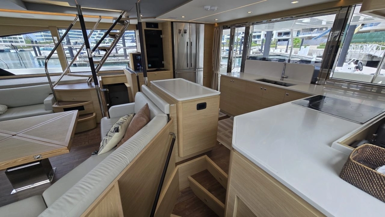 2025 Aquila 54 YACHT