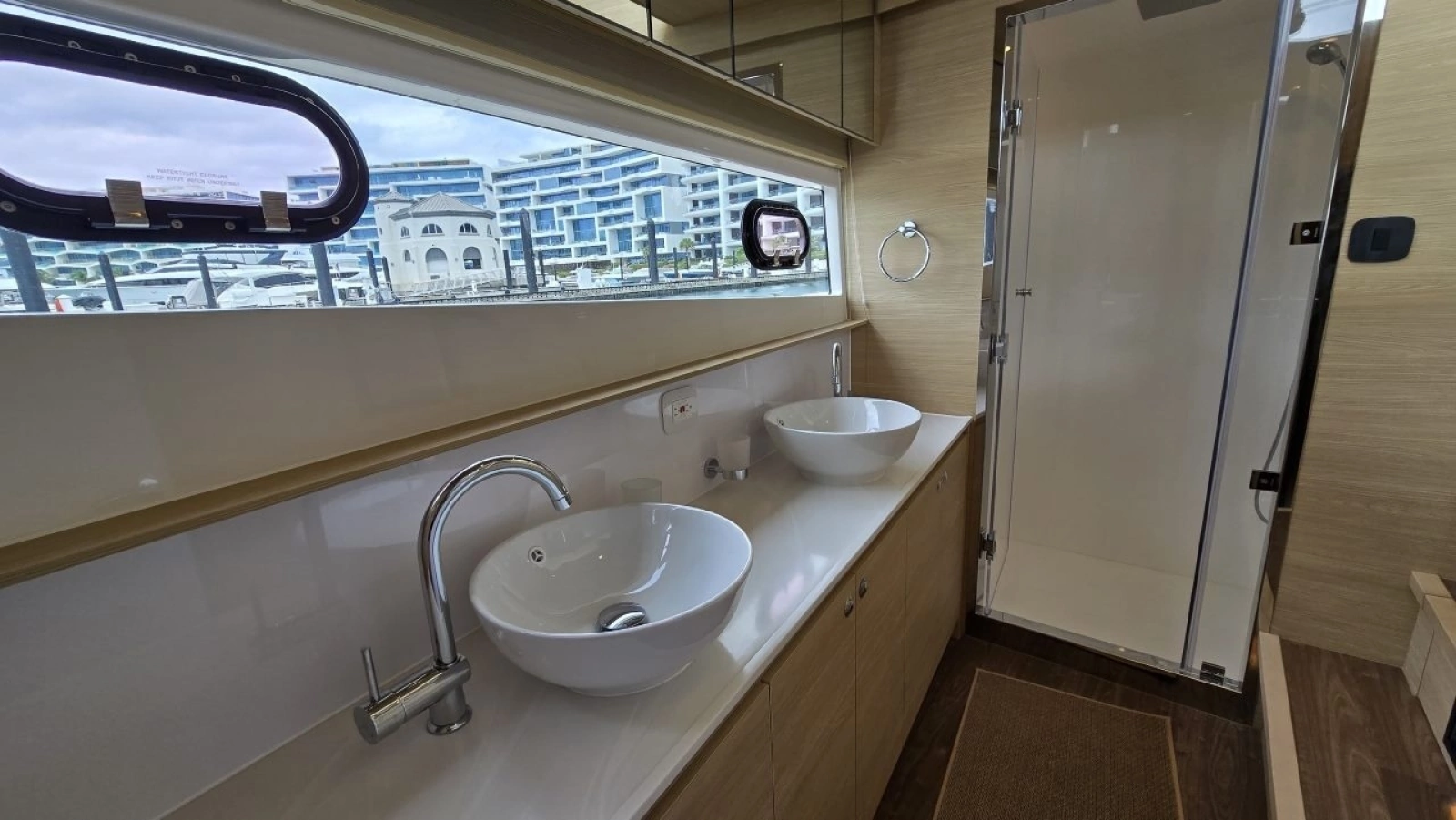 2025 Aquila 54 YACHT