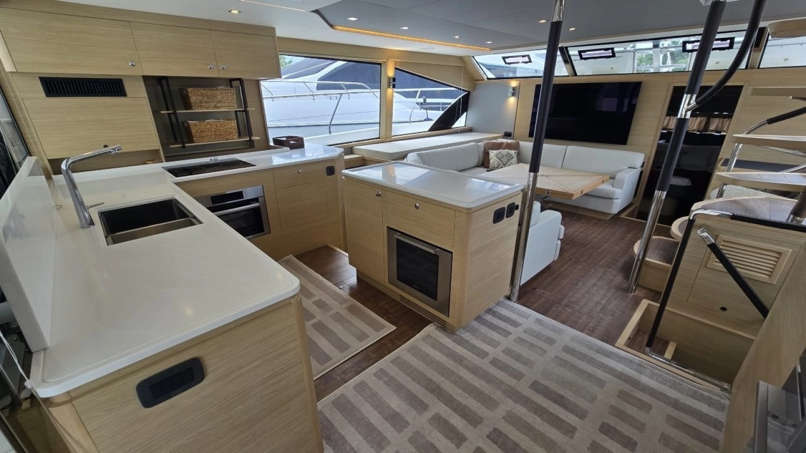 2025 Aquila 54 YACHT