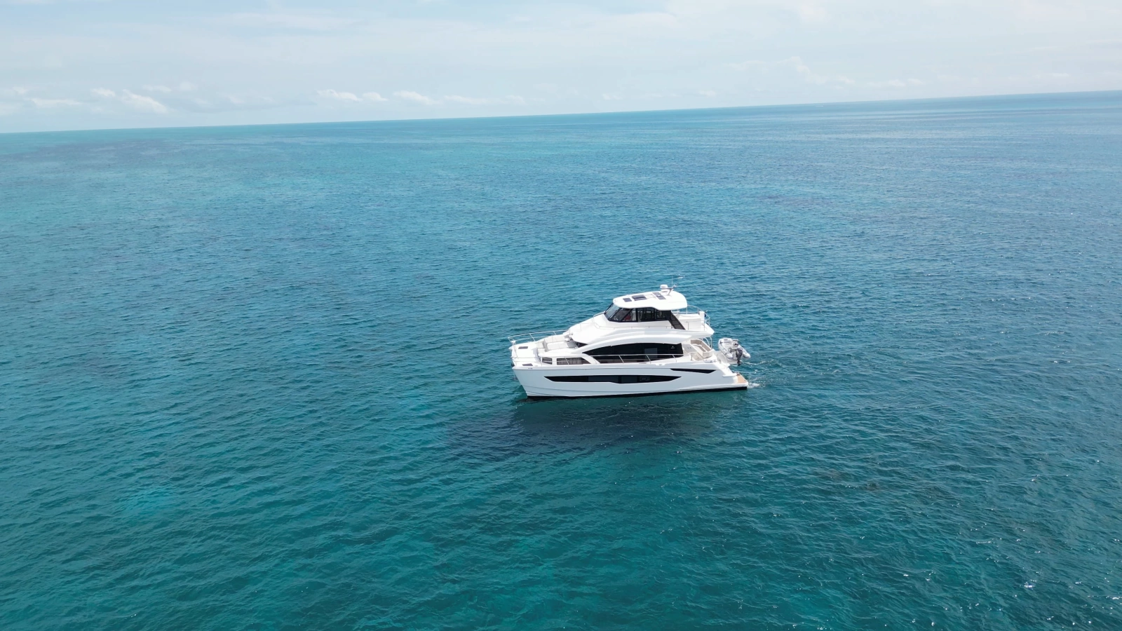 2025 Aquila 54 YACHT