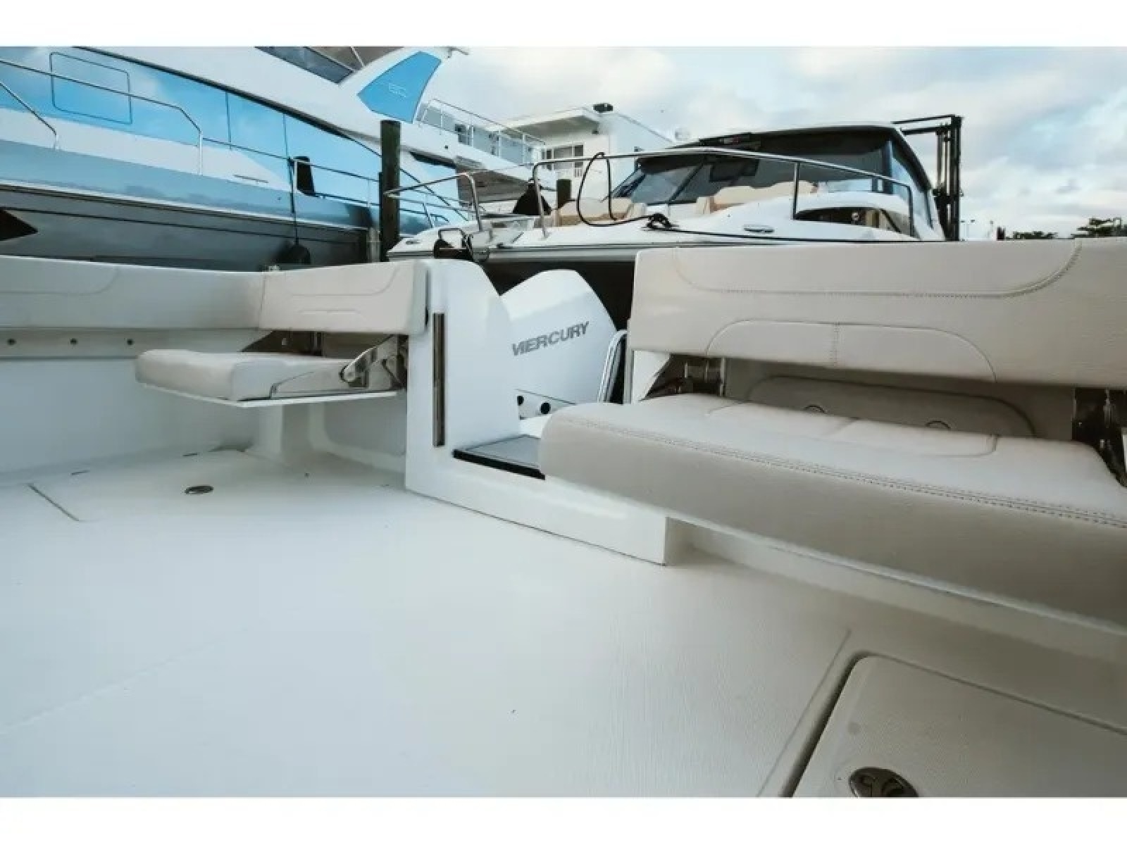 2022 Aquila 28 Molokai