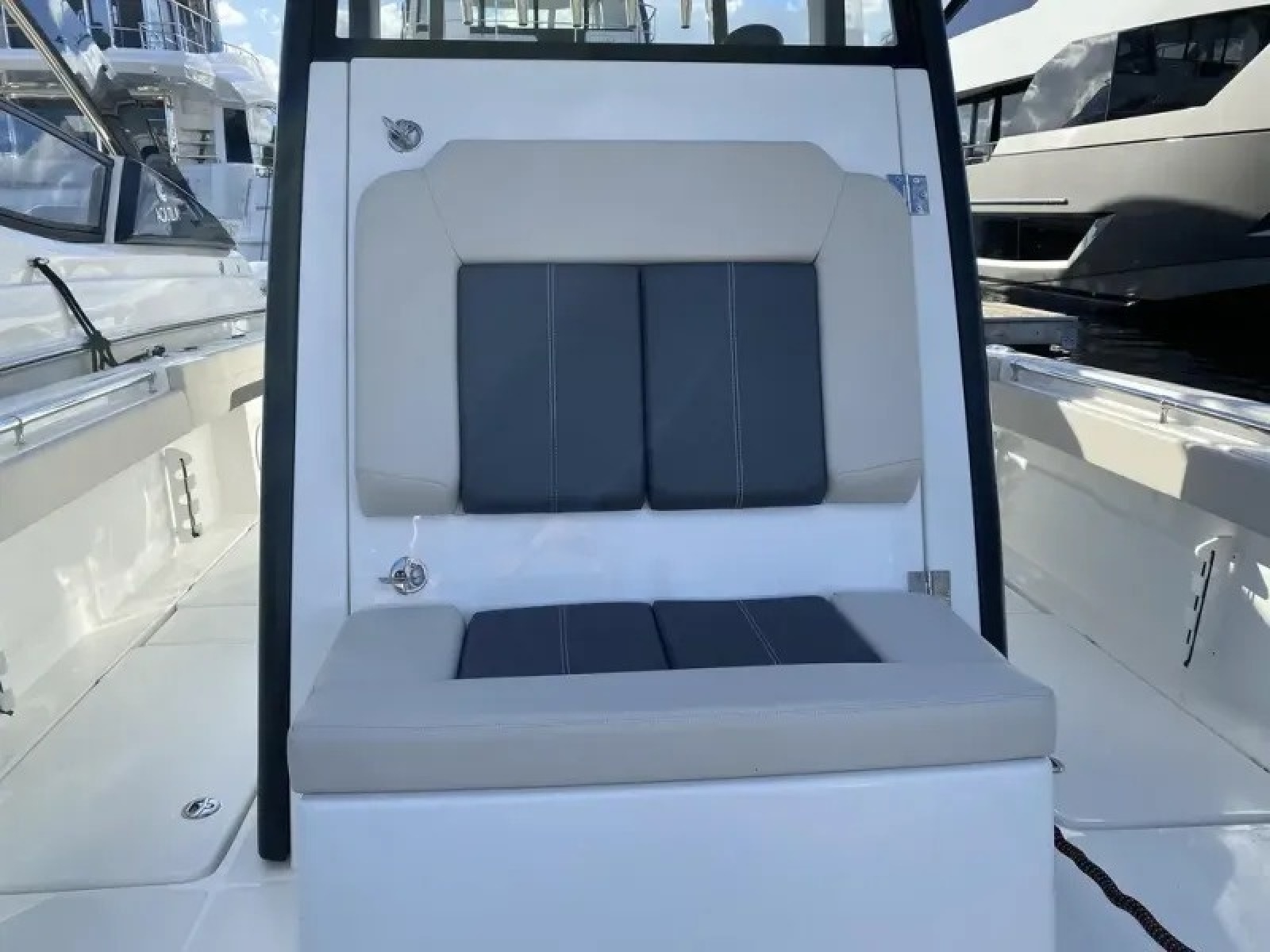 2022 Aquila 28 Molokai
