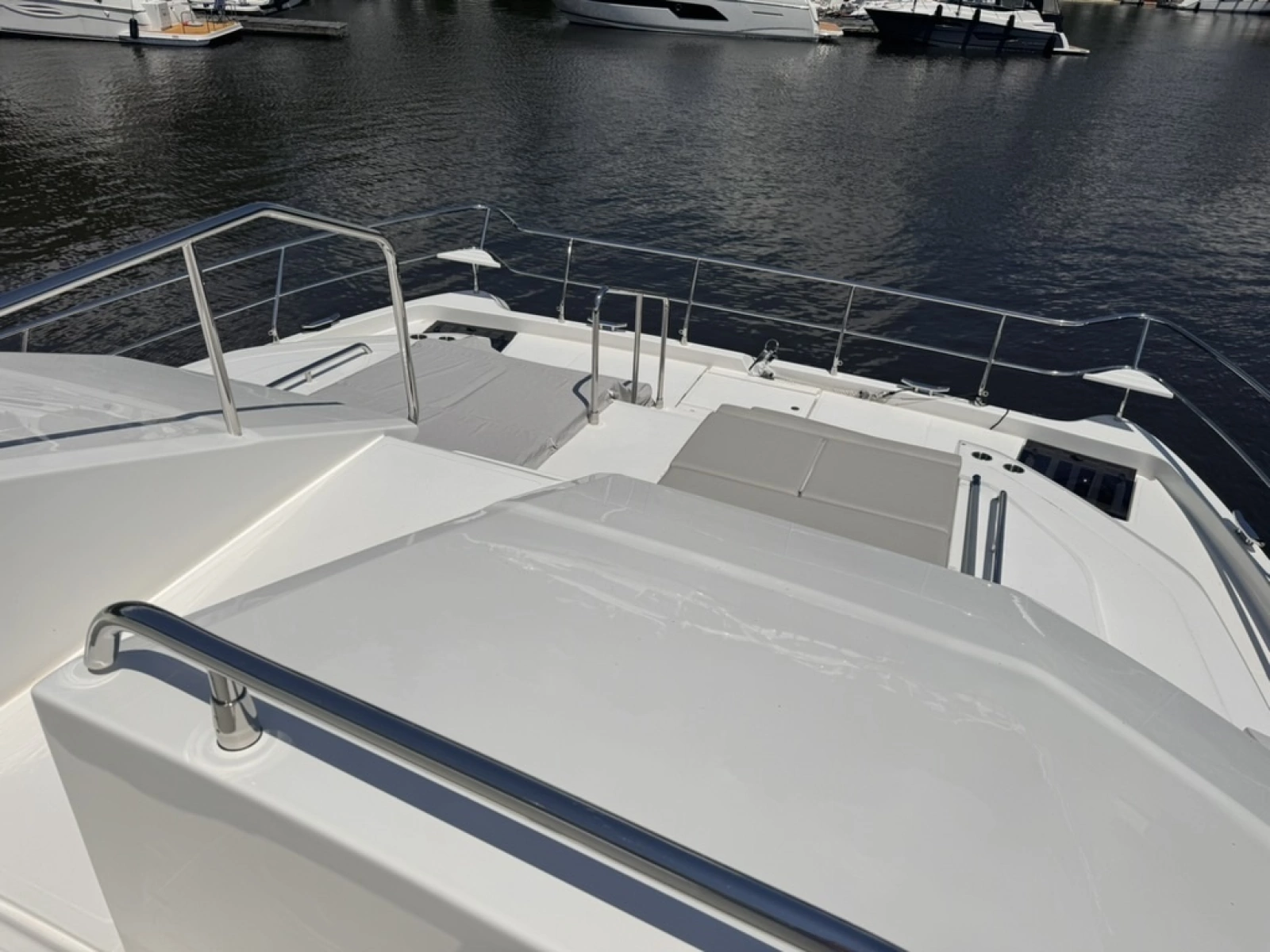 2024 Aquila 54 YACHT