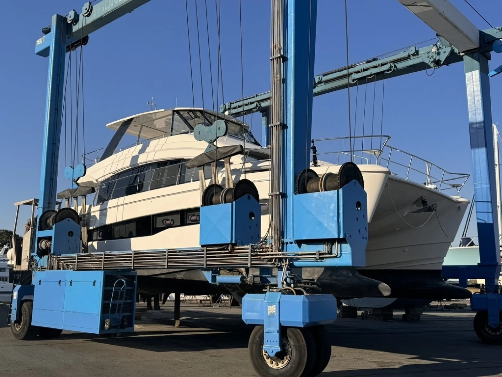 2024 Aquila 54 YACHT
