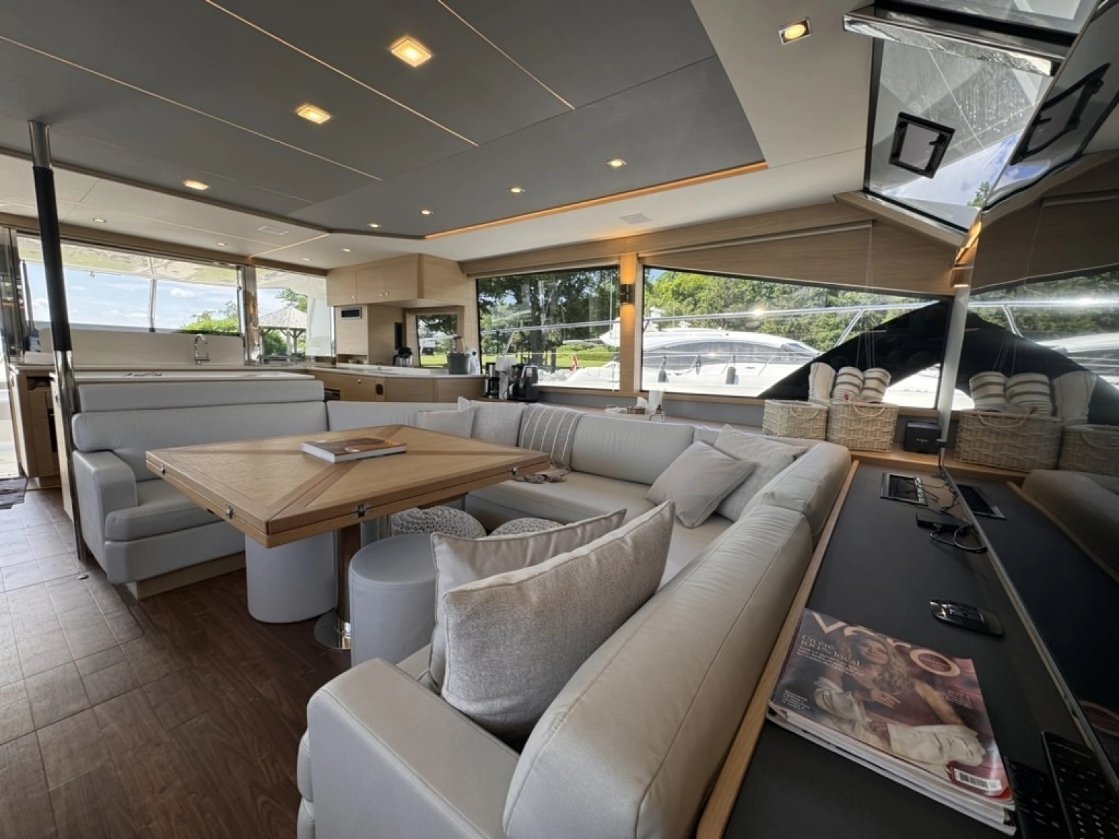 2024 Aquila 54 YACHT