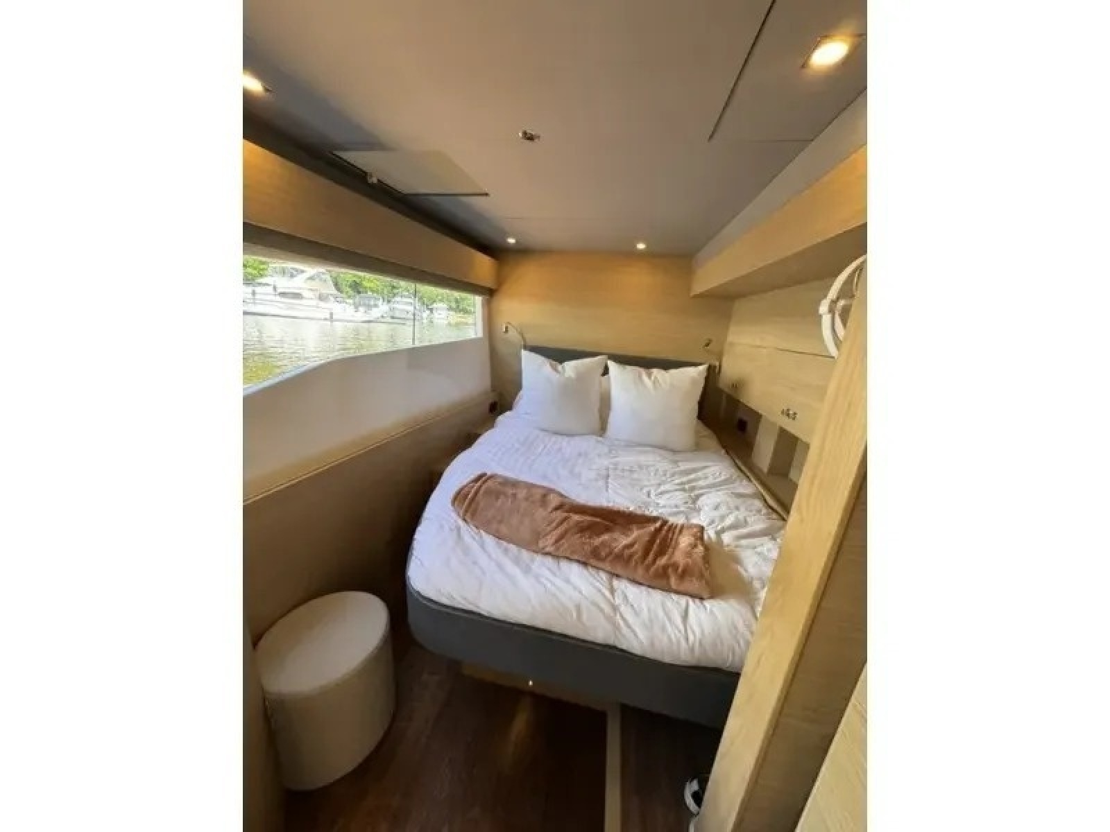 2024 Aquila 54 YACHT