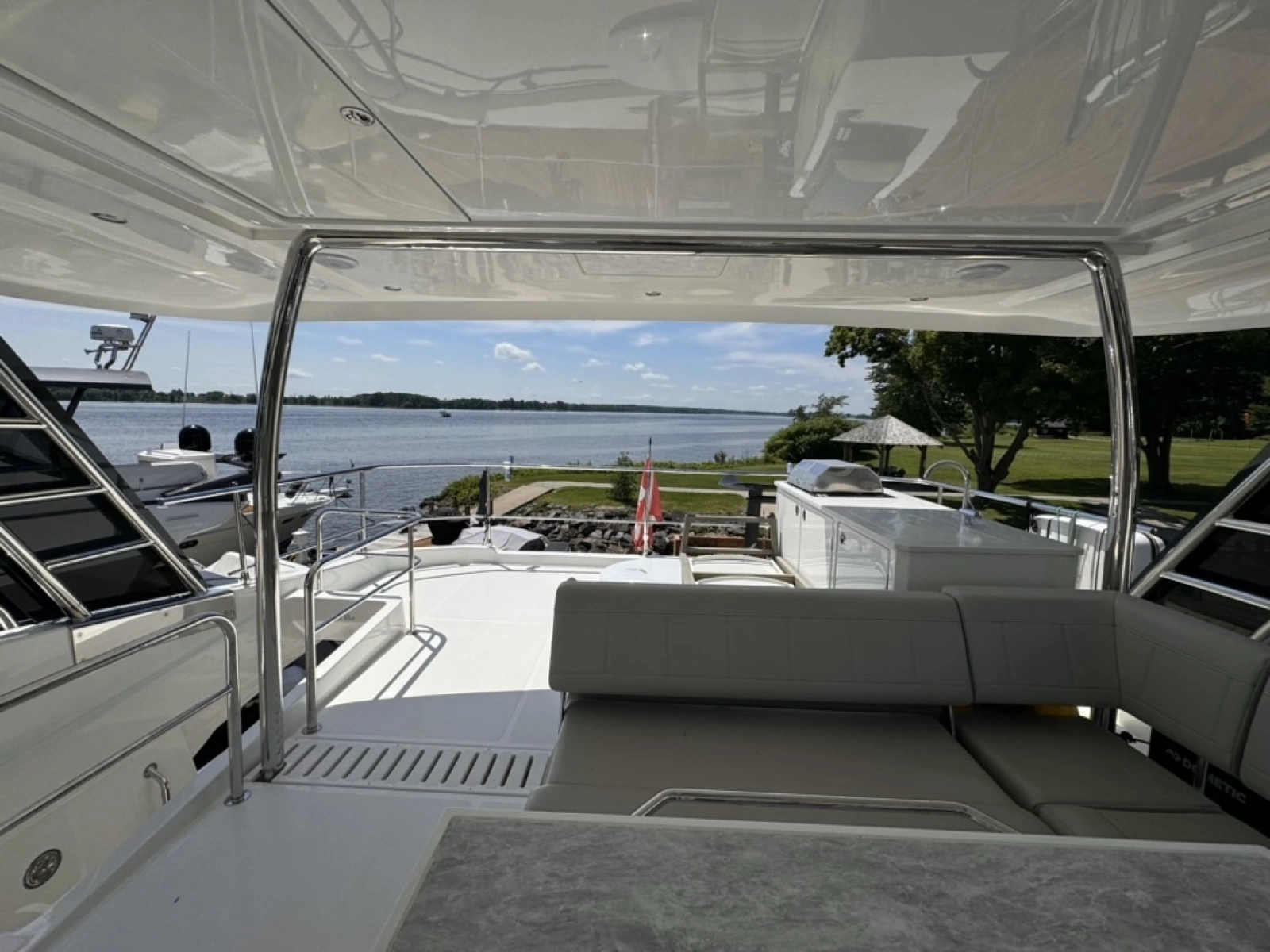 2024 Aquila 54 YACHT