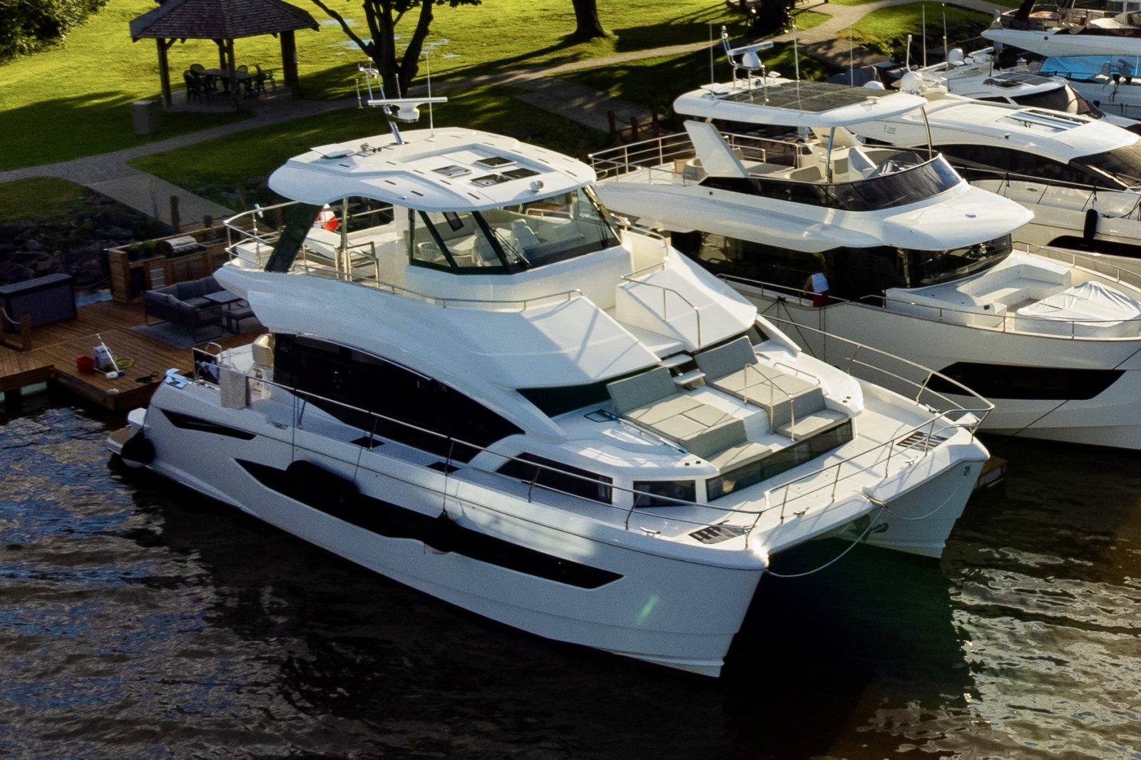 2024 Aquila 54 YACHT