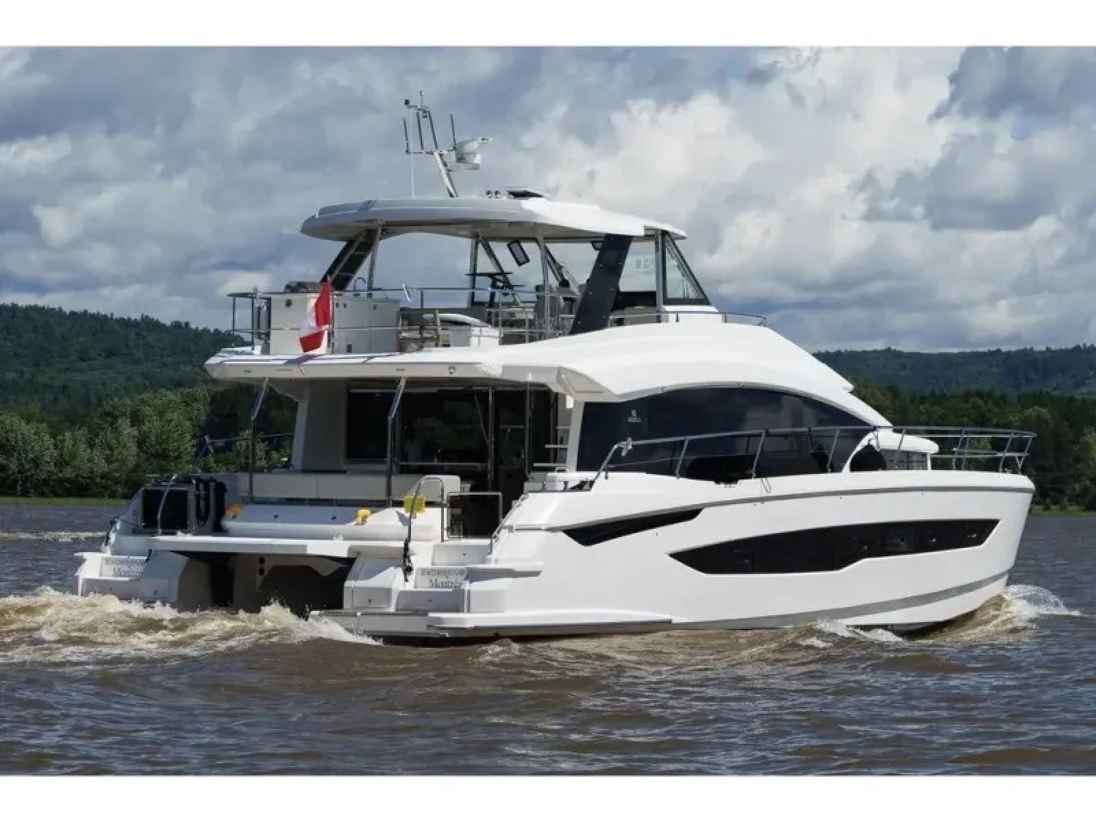 2024 Aquila 54 YACHT