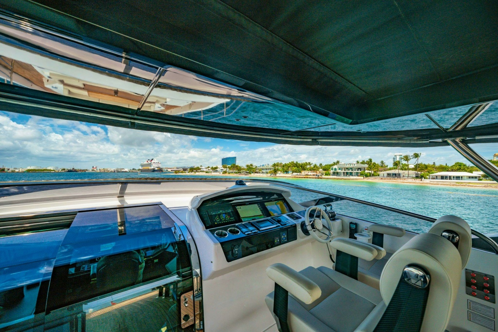 PURA VIDA 100ft Sunseeker Yacht For Sale