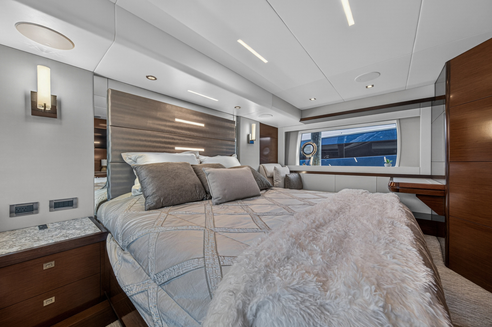 2021 Ocean Alexander 70E